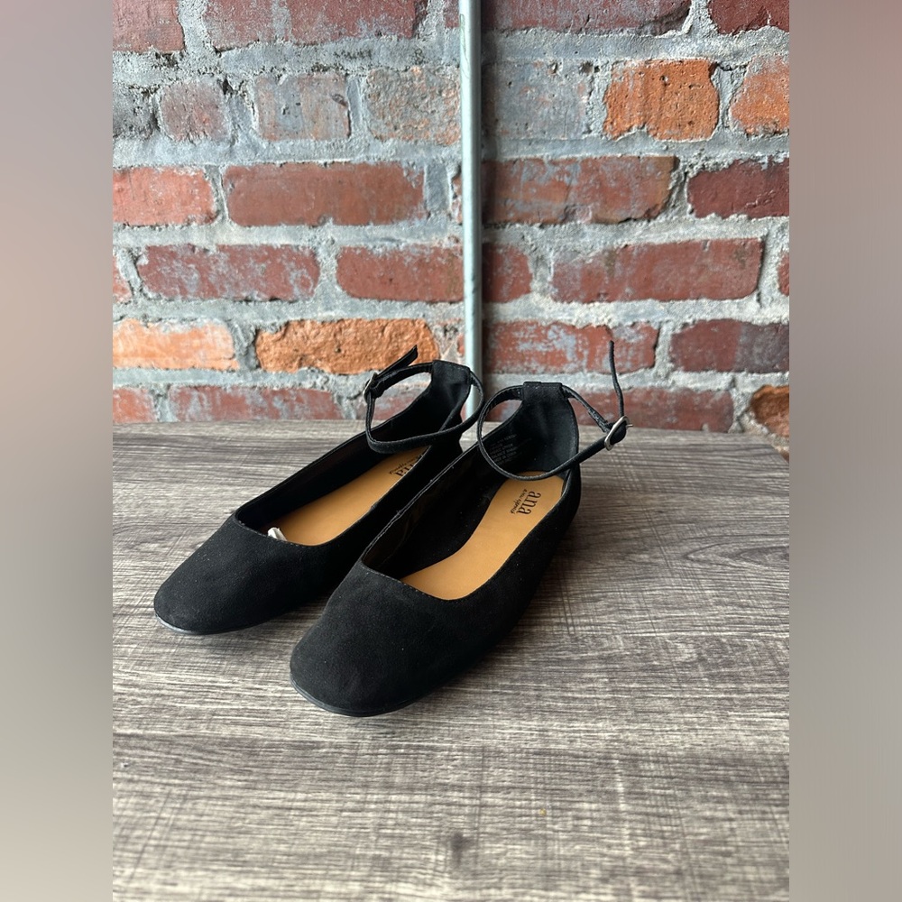 a.n.a Womens Kelsey Ballet Flats; black